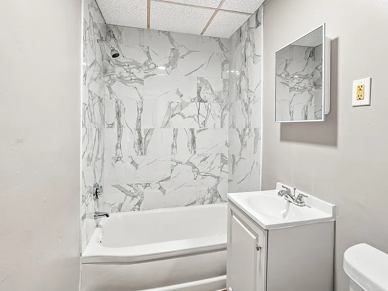 425 Wood Ave #427 — Photo 16