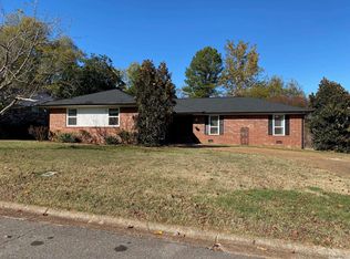 2 Blue Ridge Dr, Searcy, AR 72143