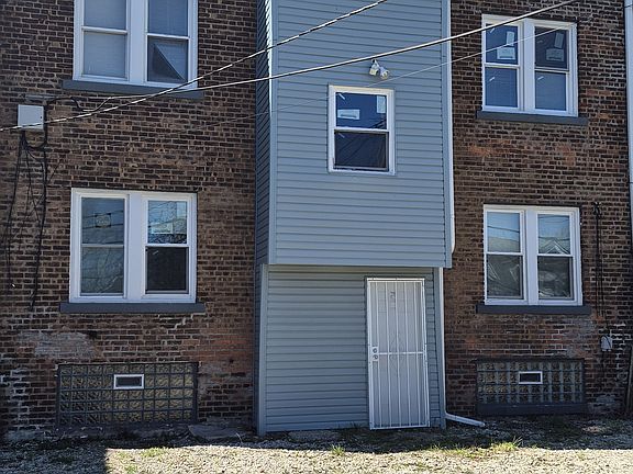 3rd image of 3399 E 140th St #2