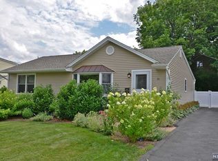 31 Elmwood Dr, Clifton, NJ 07013
