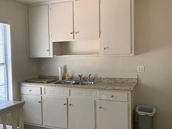5th image of 5125 Lyndon Dr