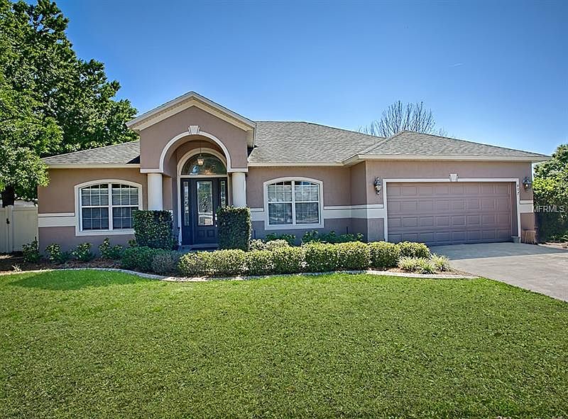 1st image of 807 Cumberland Cir