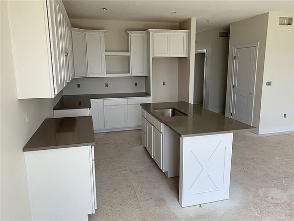 3rd image of 1923 28th Sw Ct
