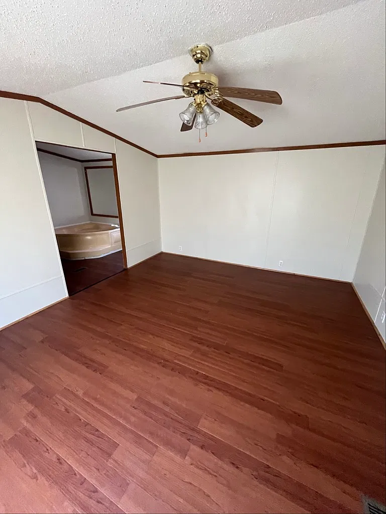 Charming 3-Bedroom Single-Family Home in Sumrall — Photo 3