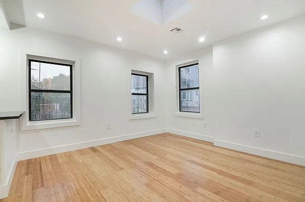 Rented by Century 21 Milestone Realty | media 8