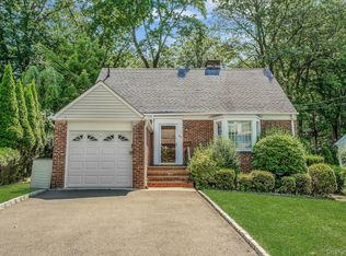 86 Briary Rd, Dobbs Ferry, NY 10522