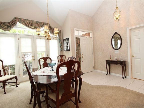 5th image of 25 Lakebreeze Ct