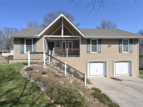 5912 NW Caney Creek Dr, Kansas City, MO 64151