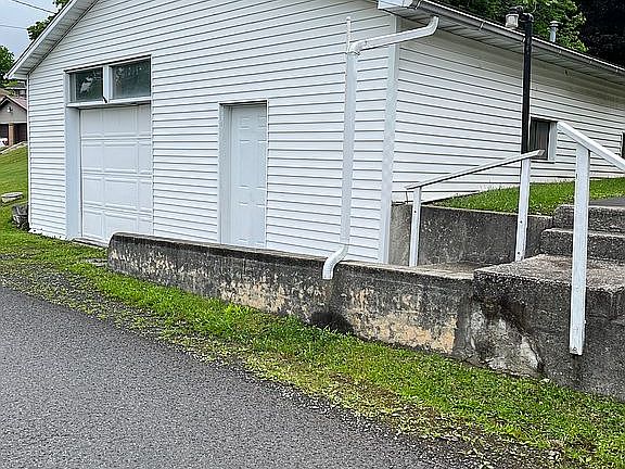 2nd image of 113 Williams Ave