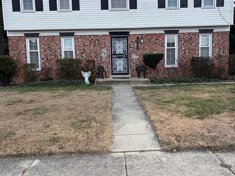 2303 Steuben Ave — Photo 1