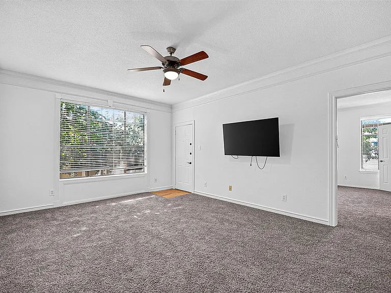 2700 Revere St #112 — Photo 9