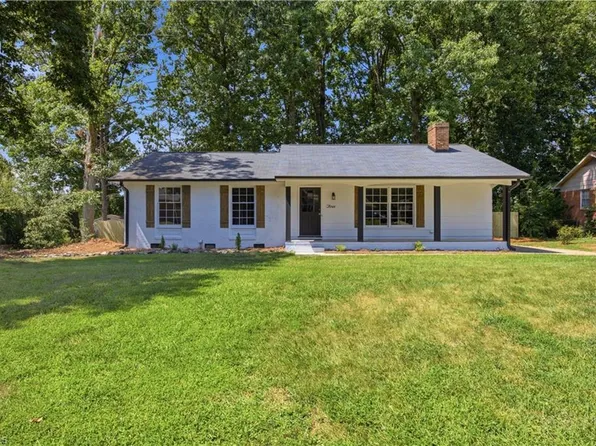 3 Woodclub Ct, Greensboro, NC 27406