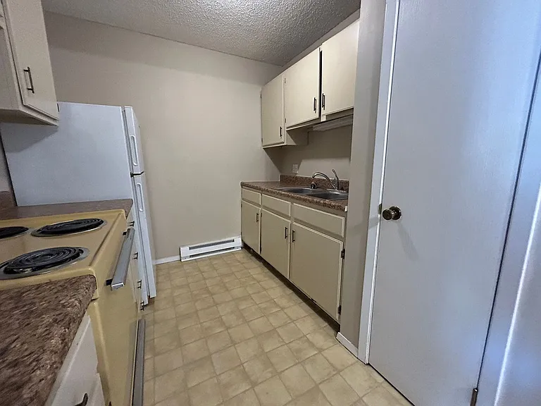 912 N Walnut St — Photo 10