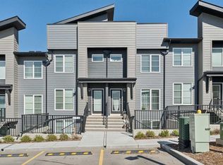 260 W Rowley Way NW #312, Calgary, AB T3L0H5