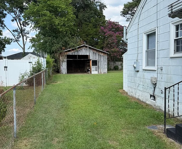 1330 Carolina St — Photo 8