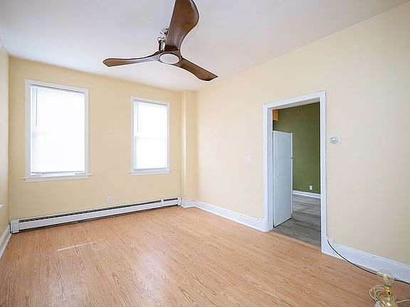 5th image of 23 Tilden St