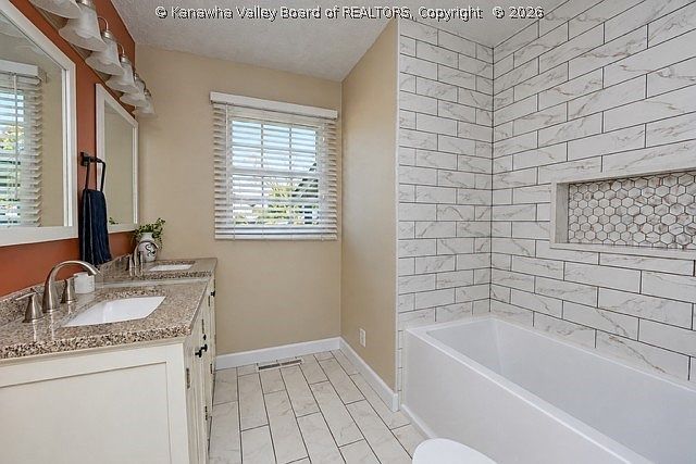 19th image of 51 Quenwood Ln