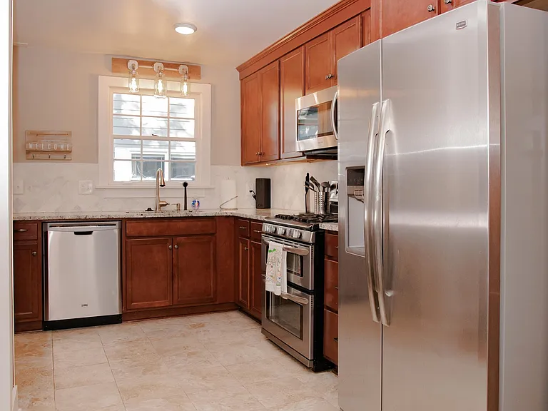 755 Berkeley Ave NW — Photo 13