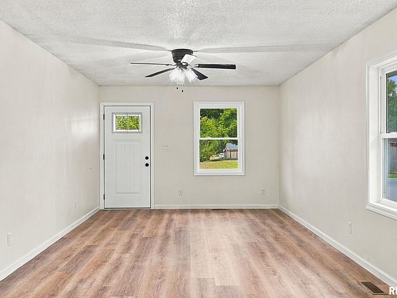 5th image of 906 N Logan St
