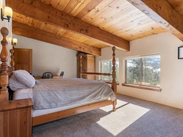 58376 Donner Summit Rd, Truckee, CA 96162
