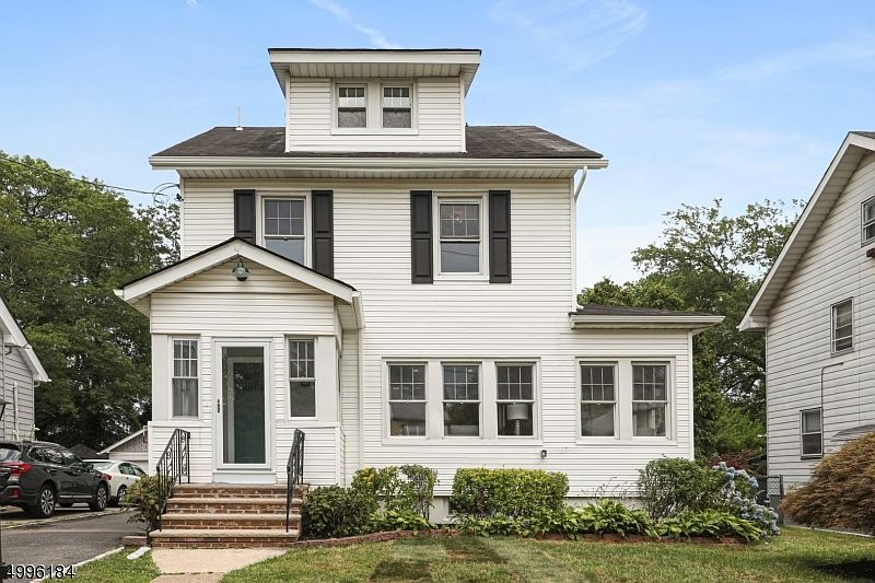 1st image of 30 Brookwood Dr