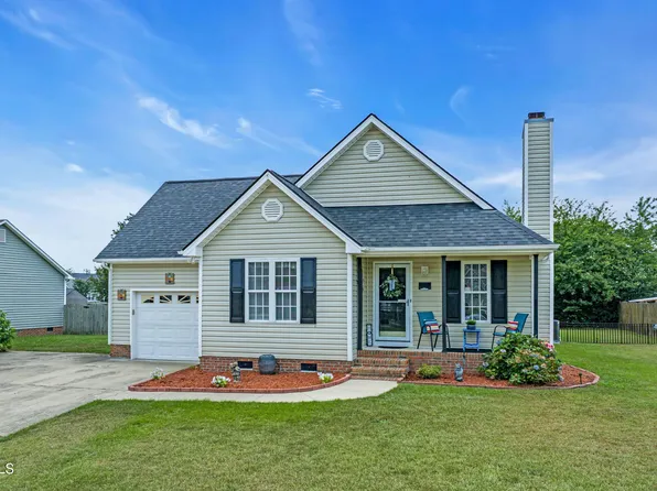 104 Roscommon Ln, Clayton, NC 27520