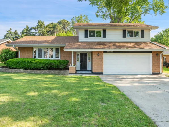 203 Hartway Ct, Montgomery, IL 60538