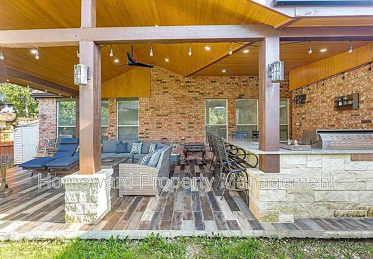 7526 Greenvalley Ln — Photo 26