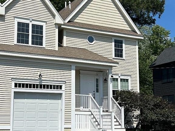 2nd image of 4 N Pleasant St #4