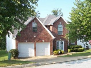 1227 Old Greystone Dr, Lithonia, GA 30058