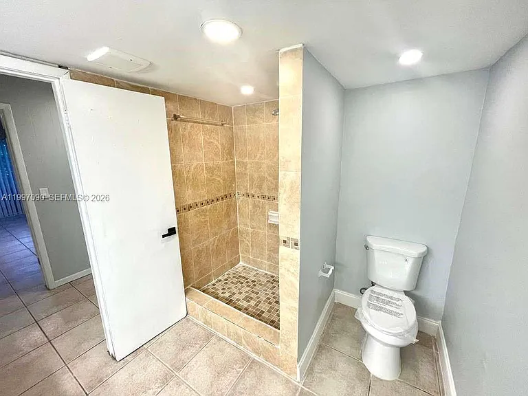 400 NE 18th Ave #206 — Photo 11