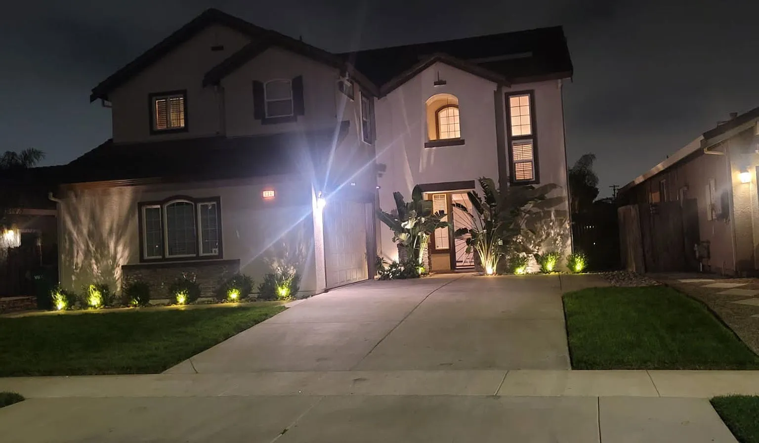Exceptional Majestic Home - Rare Find — Photo 3