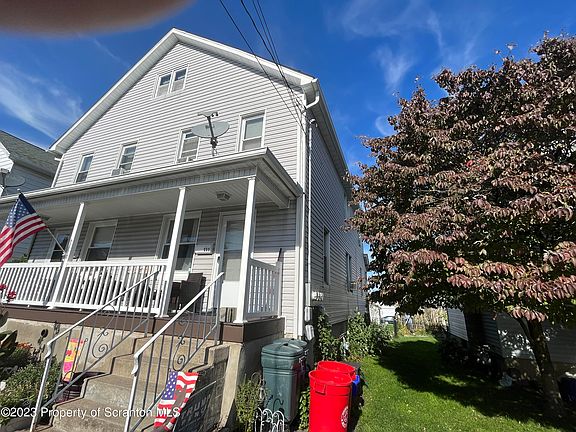 3rd image of 109 E 111 Grove St