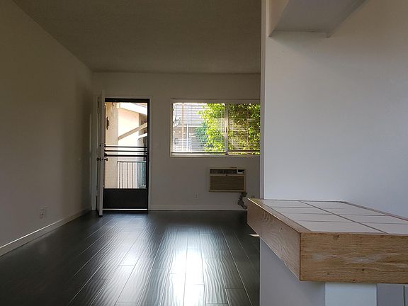 3rd image of 11816 Chandler Blvd #9
