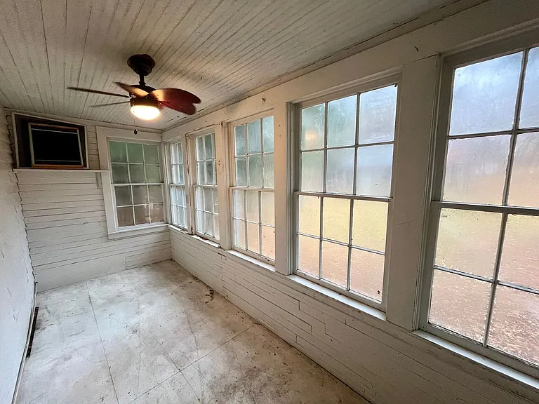 1112 Jefferson St — Photo 23