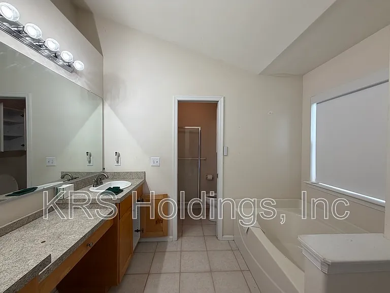 1409 Pandoria Ct — Photo 8