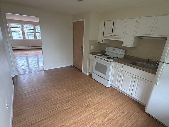 5th image of 37 Bowen St #4