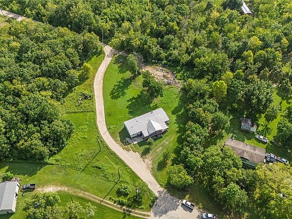 4th image of 362 County Road 4801