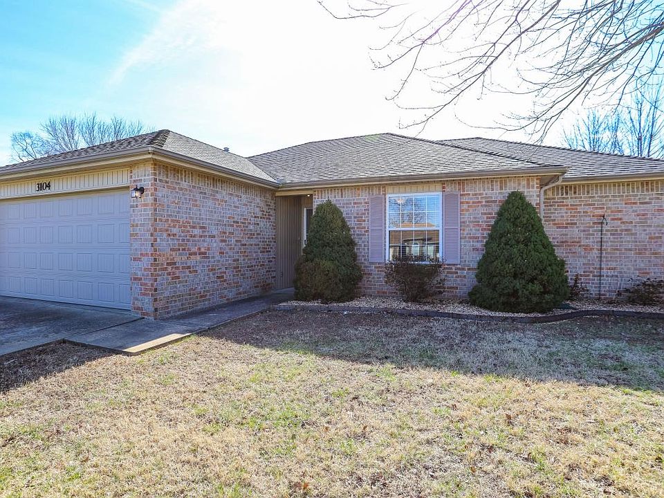 1st image of 3104 Levi Ln