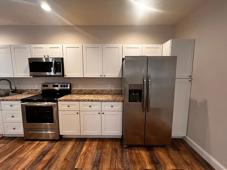 137 S Main St — Photo 10
