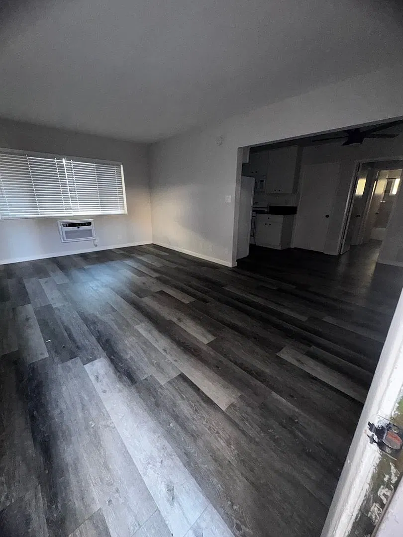 15470 Moorpark St — Photo 2