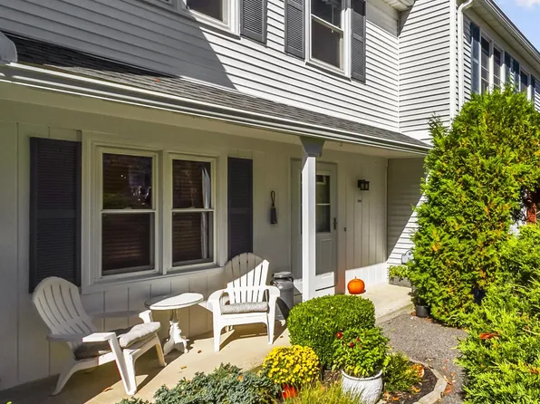 204 Williamsburg Drive, Mahopac, NY 10541