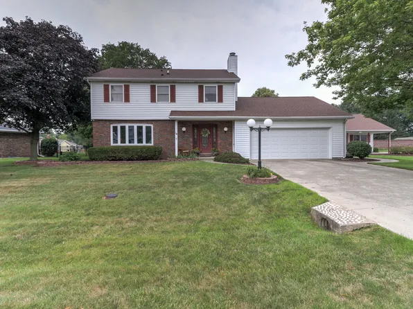 14 N Prairieview Ave, Tuscola, IL 61953