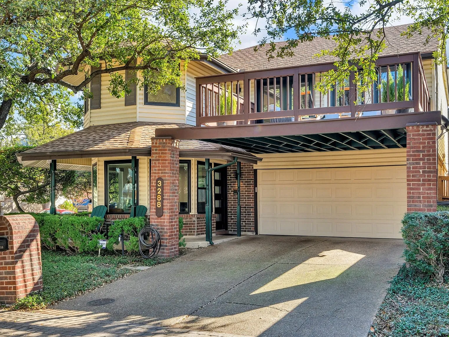 2 bed, 2.5 bath, 2460 sqft, $4,500 — Photo 1