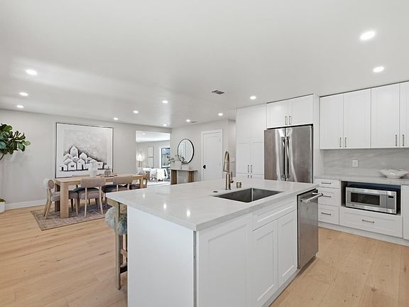 3rd image of 359 Penn Way