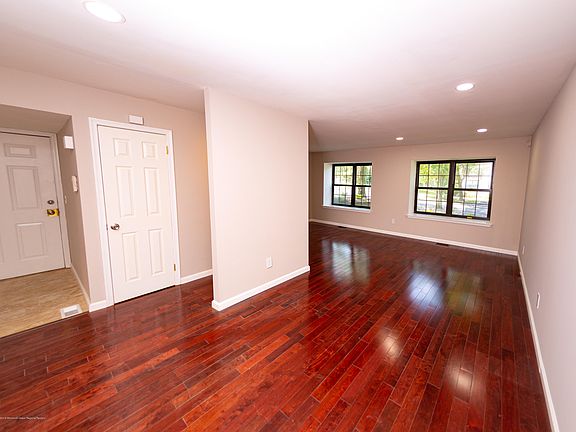 2nd image of 601 Santa Anita Ln