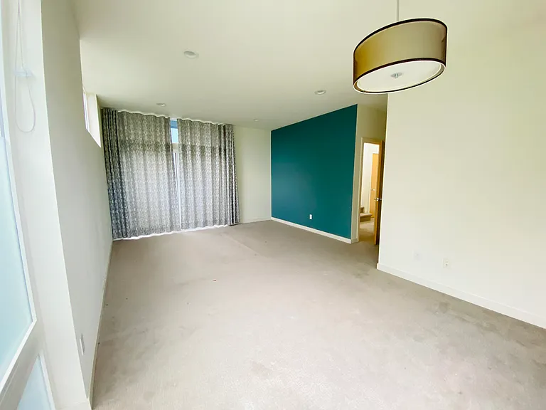 2322 E Denny Way — Photo 16