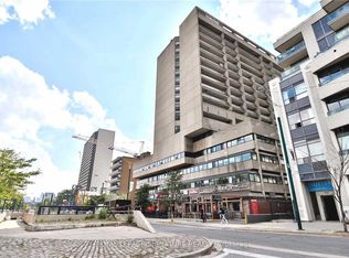 720 Spadina Ave #1505, Toronto, ON M5S 2T9