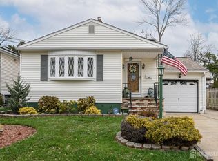 48 Wildwood Ave, Fords, NJ 08863