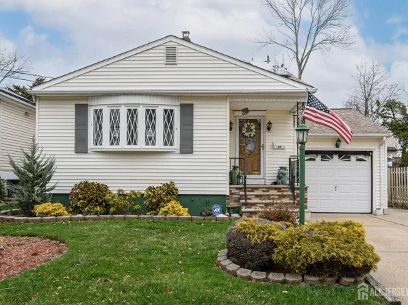 48 Wildwood Ave, Fords, NJ 08863